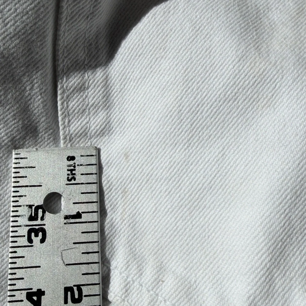 Zara Cut Off Distressed White Denim Jeans Women’s Size 6